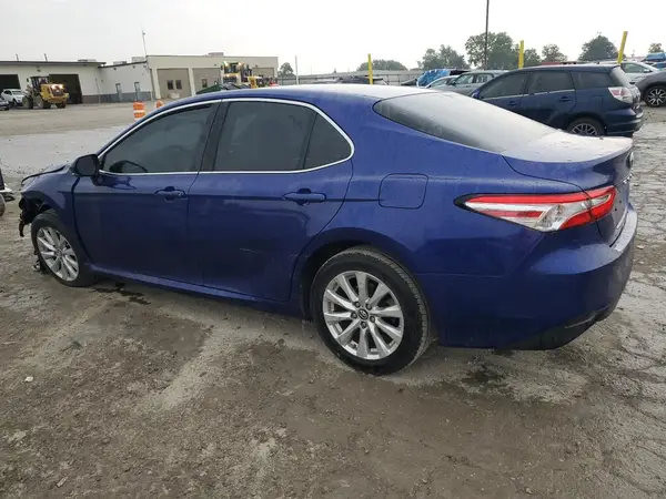 4T1B11HK8JU532281 2018 TOYOTA CAMRY - Image 2