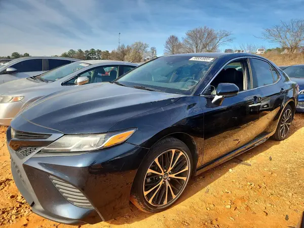 4T1B11HK8JU532524 2018 TOYOTA CAMRY - Image 1