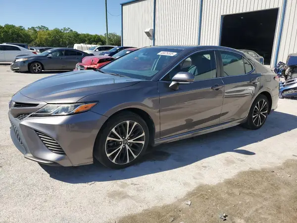 4T1B11HK8JU534578 2018 TOYOTA CAMRY - Image 1