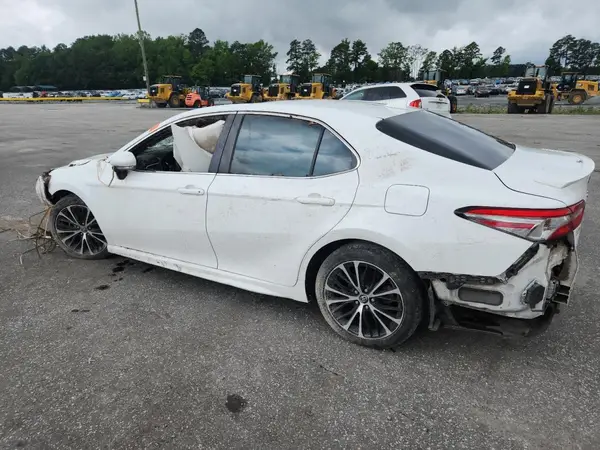 4T1B11HK8JU536895 2018 TOYOTA CAMRY - Image 2