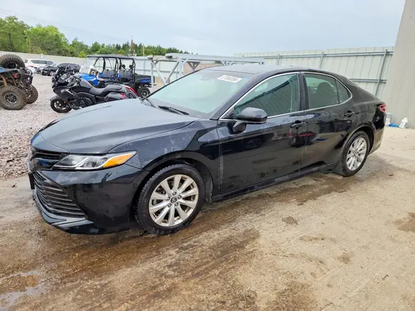 4T1B11HK8JU537318 2018 TOYOTA CAMRY - Image 1