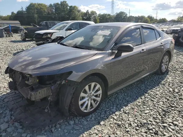 4T1B11HK8JU537352 2018 TOYOTA CAMRY - Image 1