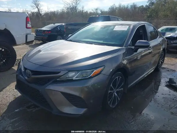 4T1B11HK8JU537481 2018 TOYOTA CAMRY - Image 2