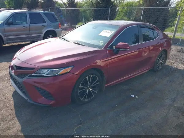 4T1B11HK8JU538307 2018 TOYOTA CAMRY - Image 2