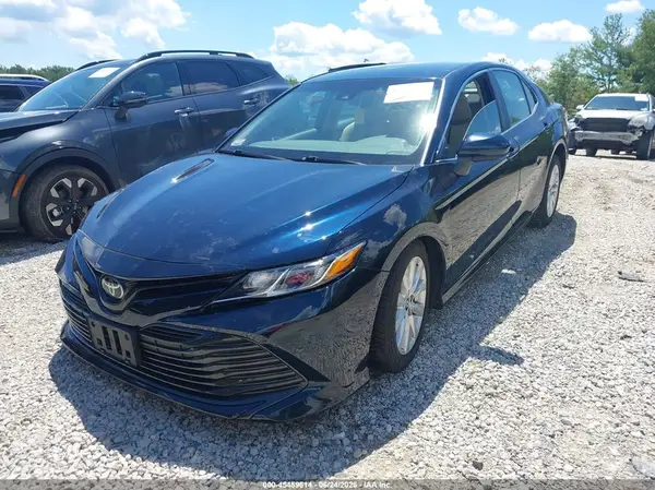 4T1B11HK8JU539361 2018 TOYOTA CAMRY - Image 2