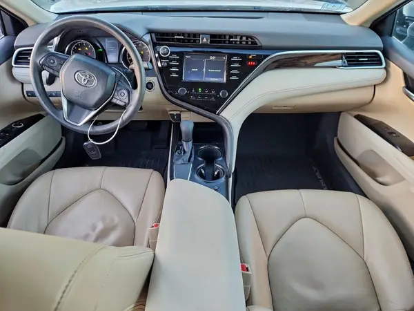 4T1B11HK8JU543085 2018 TOYOTA CAMRY - Image 8