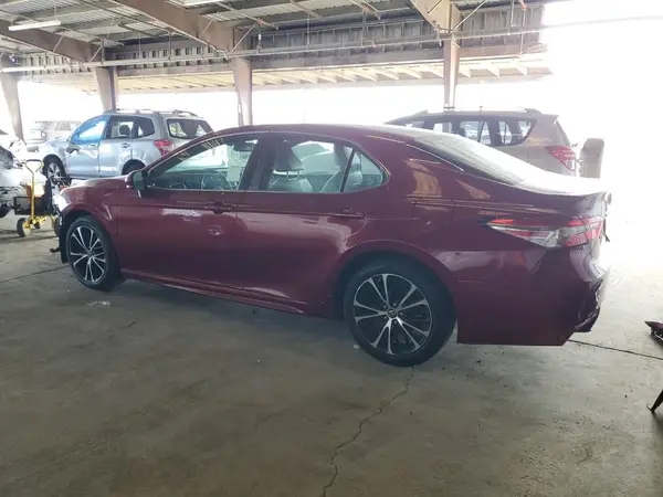 4T1B11HK8JU543328 2018 TOYOTA CAMRY - Image 2