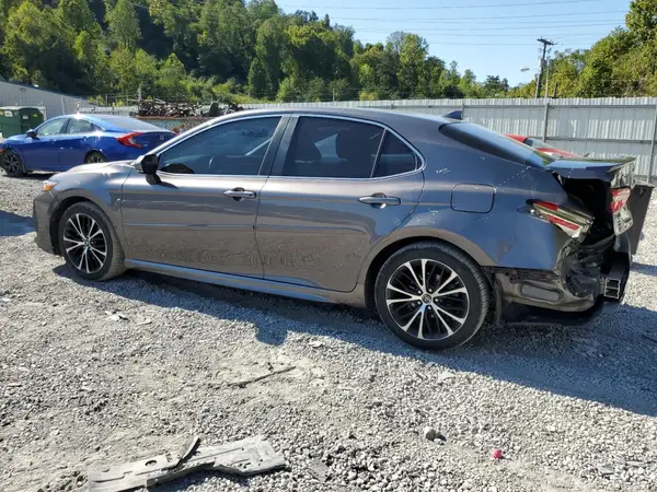 4T1B11HK8JU543765 2018 TOYOTA CAMRY - Image 2