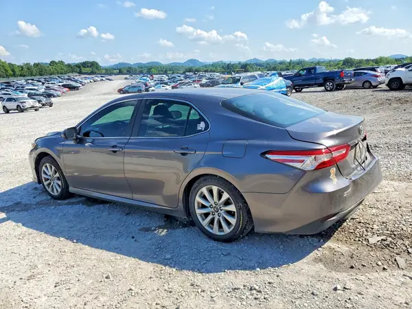 4T1B11HK8JU544270 2018 TOYOTA CAMRY - Image 2