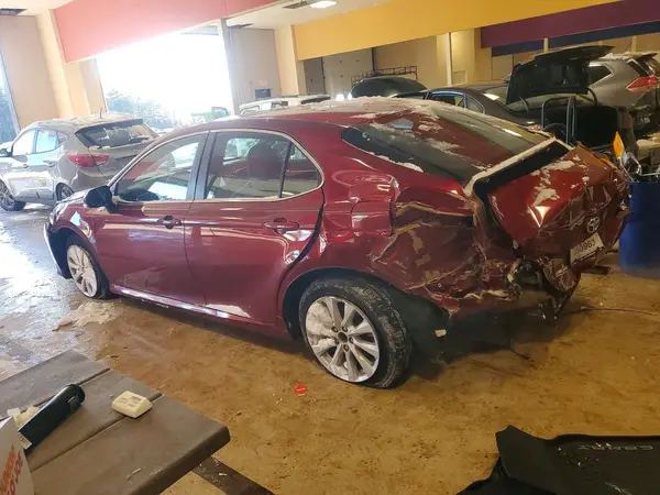 4T1B11HK8JU544902 2018 TOYOTA CAMRY - Image 2