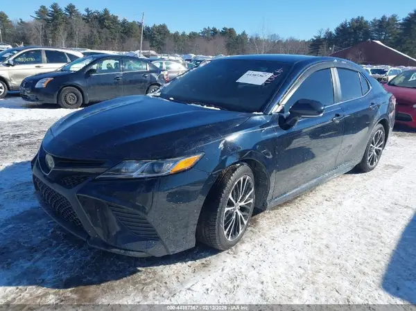 4T1B11HK8JU545497 2018 TOYOTA CAMRY - Image 2