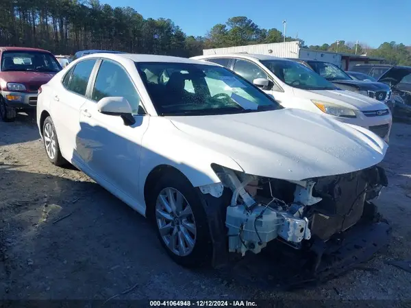 4T1B11HK8JU545578 2018 TOYOTA CAMRY - Image 1