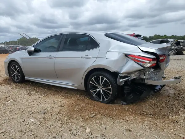 4T1B11HK8JU548397 2018 TOYOTA CAMRY - Image 2