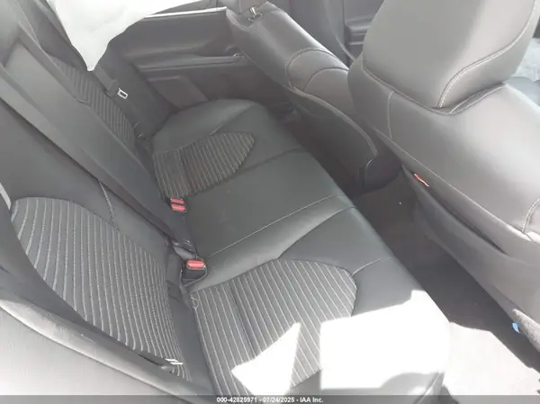 4T1B11HK8JU548402 2018 TOYOTA CAMRY - Image 8