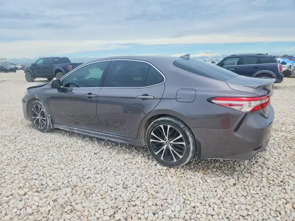 4T1B11HK8JU550540 2018 TOYOTA CAMRY - Image 2