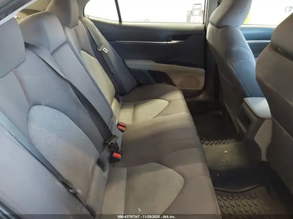 4T1B11HK8JU550666 2018 TOYOTA CAMRY - Image 8