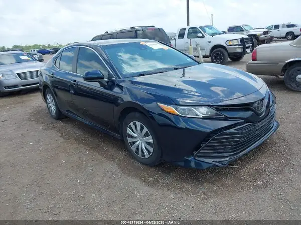 4T1B11HK8JU553020 2018 TOYOTA CAMRY - Image 1