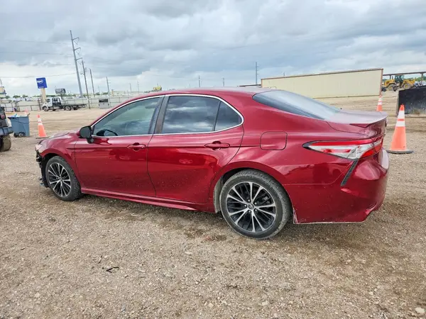 4T1B11HK8JU553812 2018 TOYOTA CAMRY - Image 2