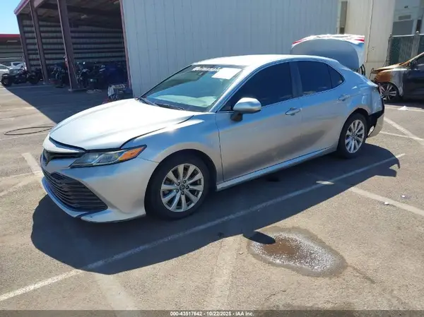 4T1B11HK8JU554460 2018 TOYOTA CAMRY - Image 2