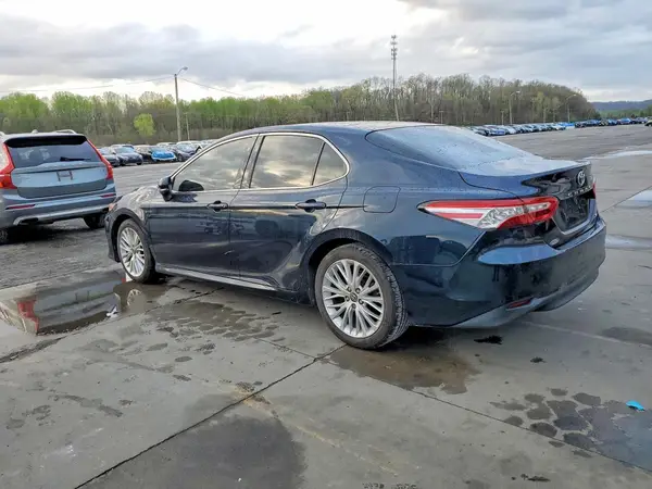 4T1B11HK8JU555012 2018 TOYOTA CAMRY - Image 2