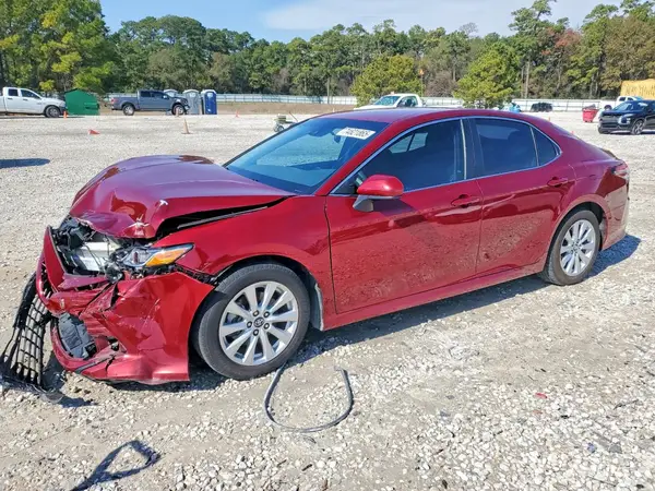 4T1B11HK8JU555477 2018 TOYOTA CAMRY - Image 1