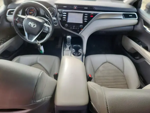 4T1B11HK8JU557083 2018 TOYOTA CAMRY - Image 8