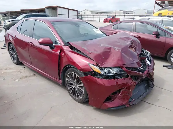 4T1B11HK8JU559805 2018 TOYOTA CAMRY - Image 1