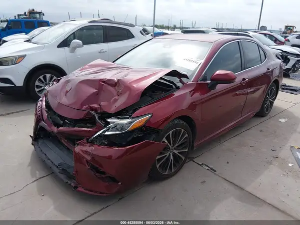 4T1B11HK8JU559805 2018 TOYOTA CAMRY - Image 2