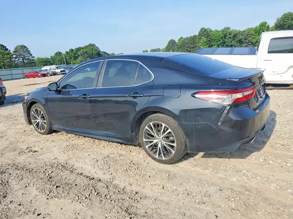 4T1B11HK8JU561621 2018 TOYOTA CAMRY - Image 2