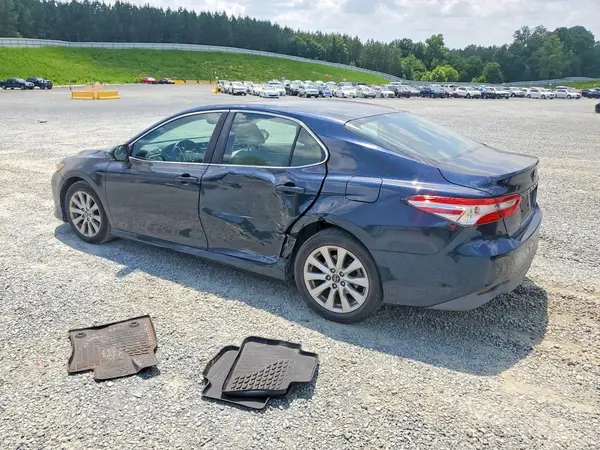 4T1B11HK8JU561831 2018 TOYOTA CAMRY - Image 2