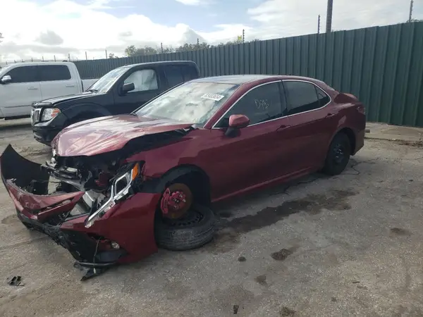 4T1B11HK8JU562929 2018 TOYOTA CAMRY - Image 1