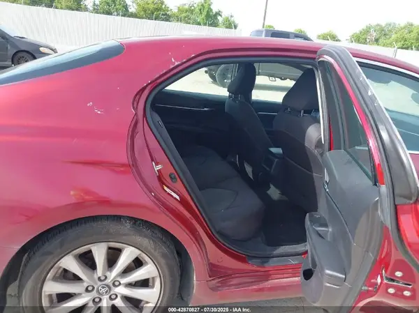 4T1B11HK8JU563806 2018 TOYOTA CAMRY - Image 8
