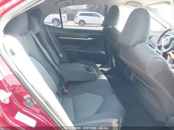 4T1B11HK8JU565670 2018 TOYOTA CAMRY - Image 8