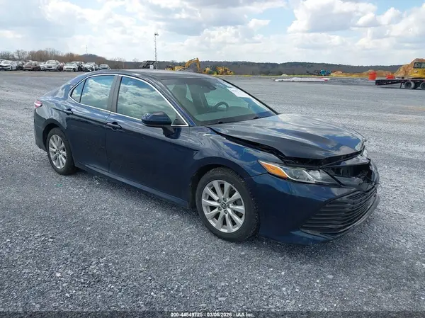 4T1B11HK8JU574434 2018 TOYOTA CAMRY - Image 1