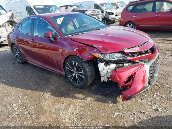 4T1B11HK8JU575244 2018 TOYOTA CAMRY - Image 1