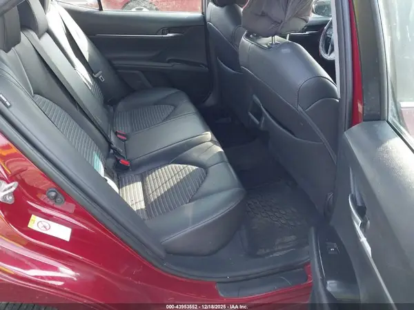 4T1B11HK8JU575244 2018 TOYOTA CAMRY - Image 8
