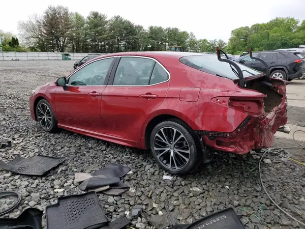 4T1B11HK8JU575650 2018 TOYOTA CAMRY - Image 2