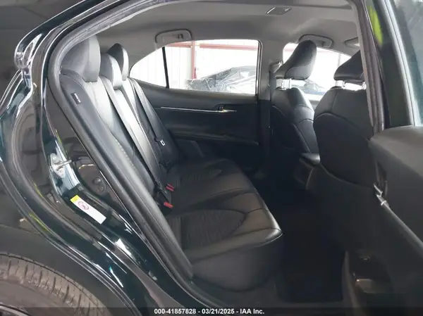 4T1B11HK8JU575695 2018 TOYOTA CAMRY - Image 8