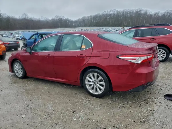 4T1B11HK8JU576698 2018 TOYOTA CAMRY - Image 2