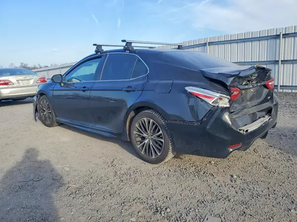 4T1B11HK8JU579665 2018 TOYOTA CAMRY - Image 2