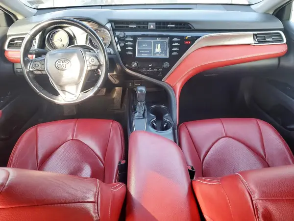 4T1B11HK8JU579665 2018 TOYOTA CAMRY - Image 8