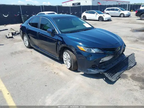 4T1B11HK8JU581254 2018 TOYOTA CAMRY - Image 1