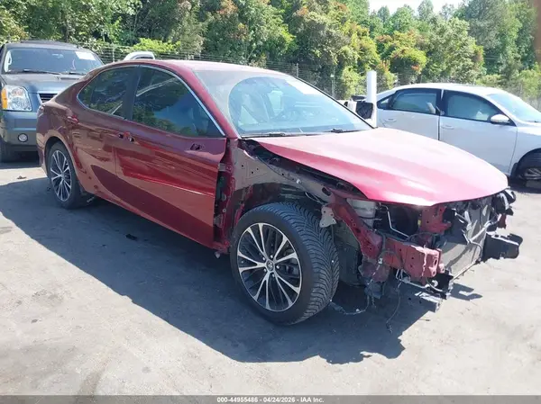 4T1B11HK8JU582386 2018 TOYOTA CAMRY - Image 1