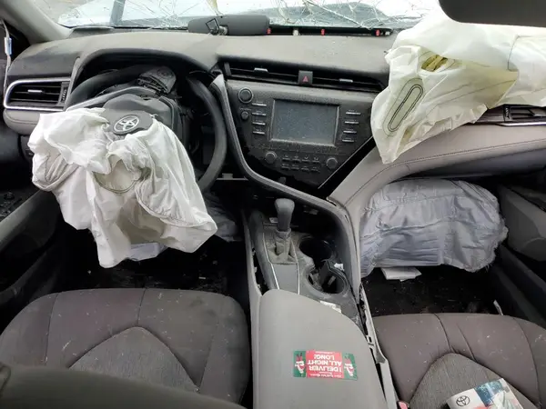 4T1B11HK8JU583019 2018 TOYOTA CAMRY - Image 8