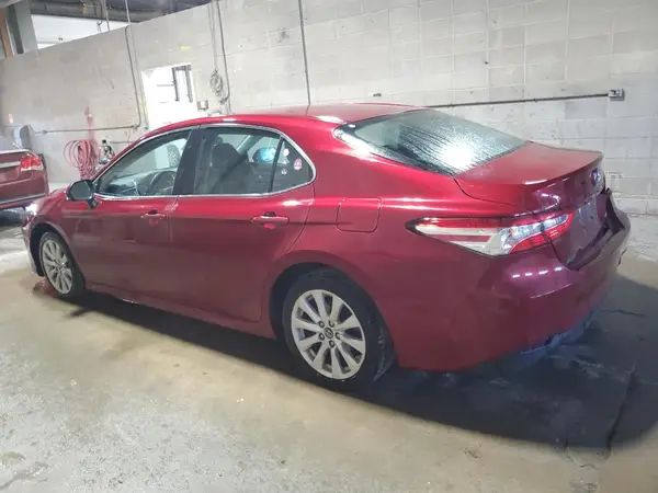 4T1B11HK8JU584025 2018 TOYOTA CAMRY - Image 2