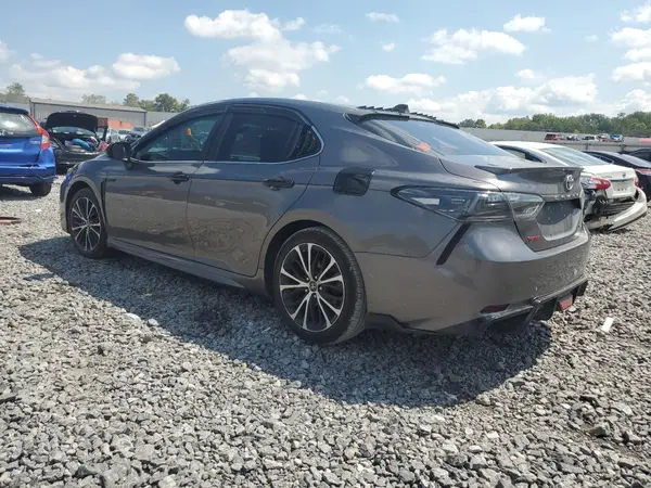 4T1B11HK8JU584901 2018 TOYOTA CAMRY - Image 2