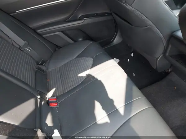 4T1B11HK8JU587247 2018 TOYOTA CAMRY - Image 8