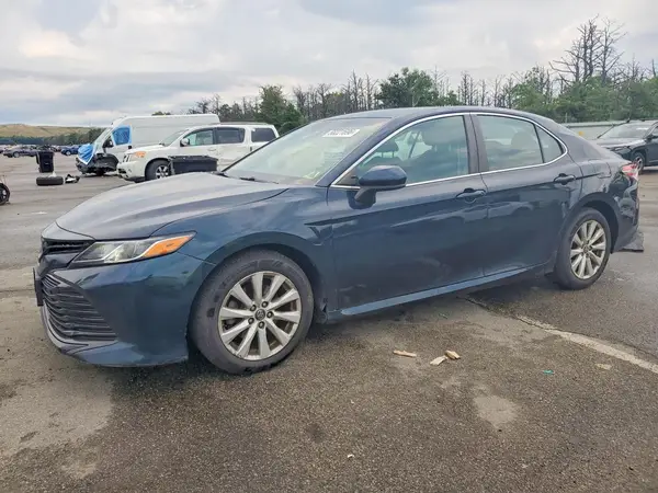 4T1B11HK8JU587250 2018 TOYOTA CAMRY - Image 1