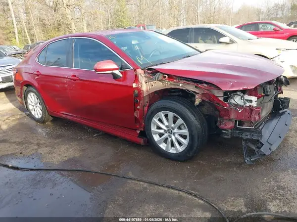 4T1B11HK8JU587782 2018 TOYOTA CAMRY - Image 1