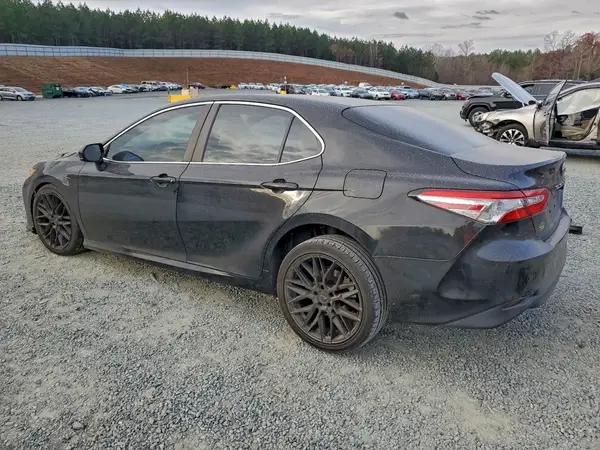 4T1B11HK8JU592237 2018 TOYOTA CAMRY - Image 2